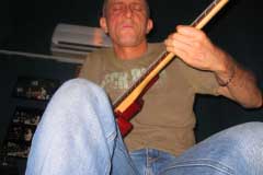 לשכב על הגב ולצלם...